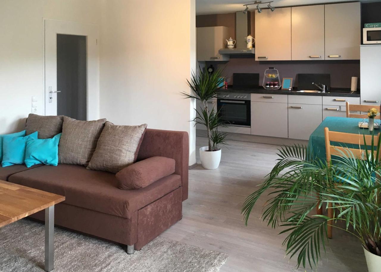 Ferienwohnung Im Paradies Momlingen エクステリア 写真