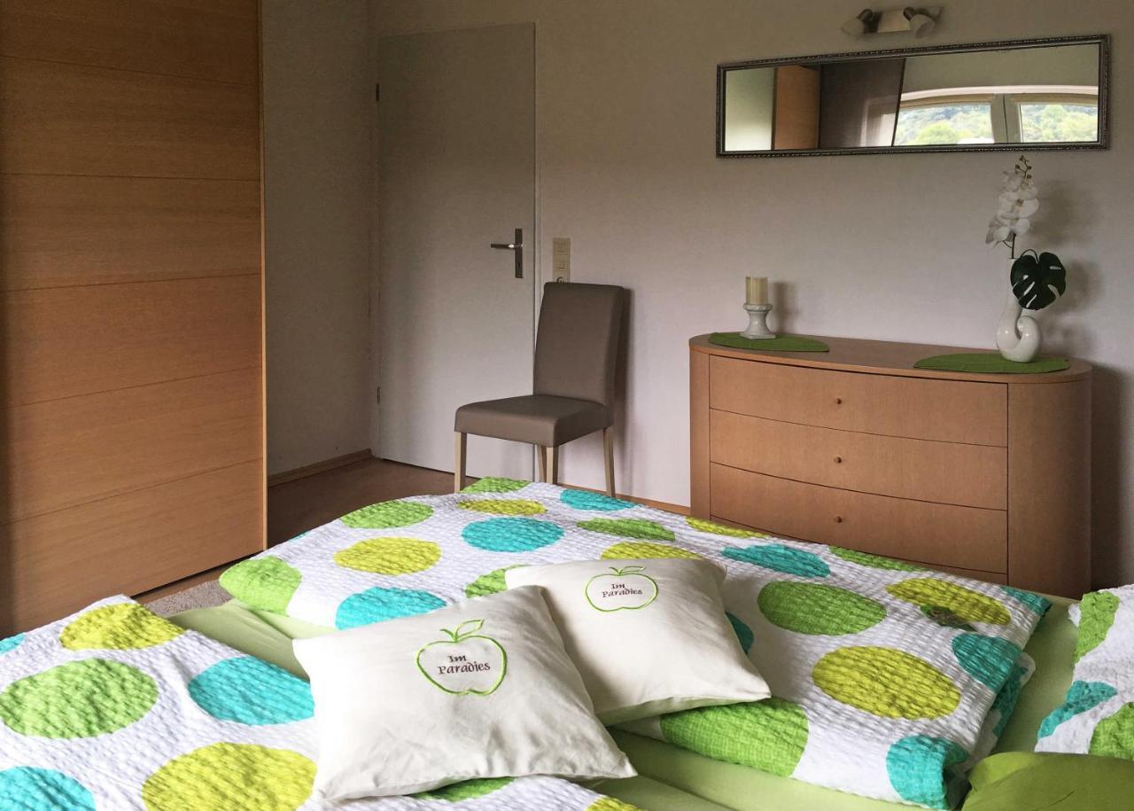 Ferienwohnung Im Paradies Momlingen エクステリア 写真